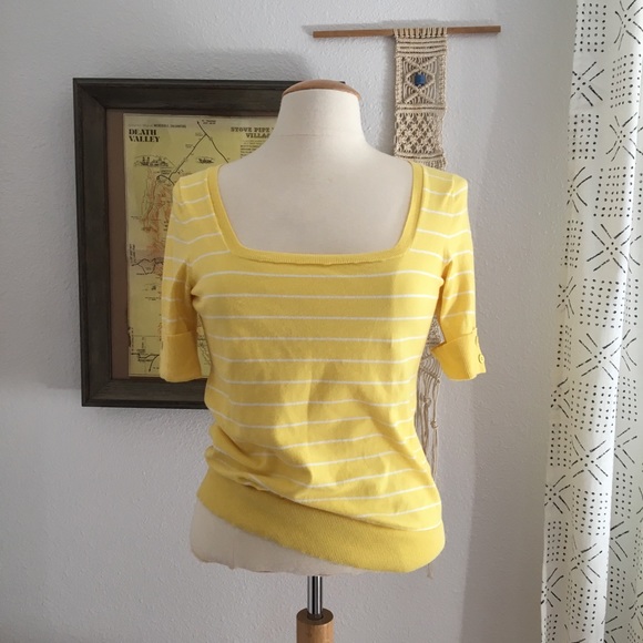 SOLD/// Banana Republic / Sweater - Picture 1 of 7